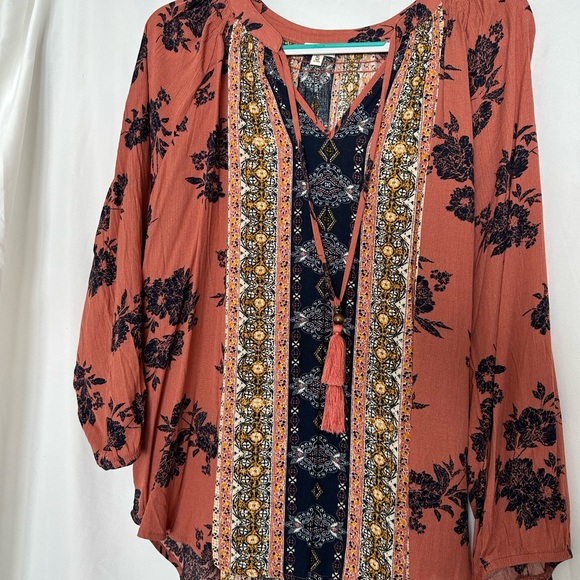 Rose and navy peasant blouse - Picture 2 of 5